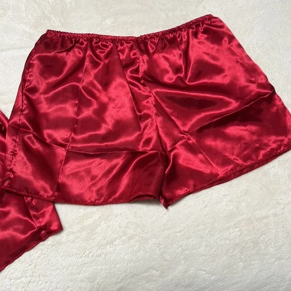 Sexy Red Satin Camisole Shorts Set - Picture 3 of 4